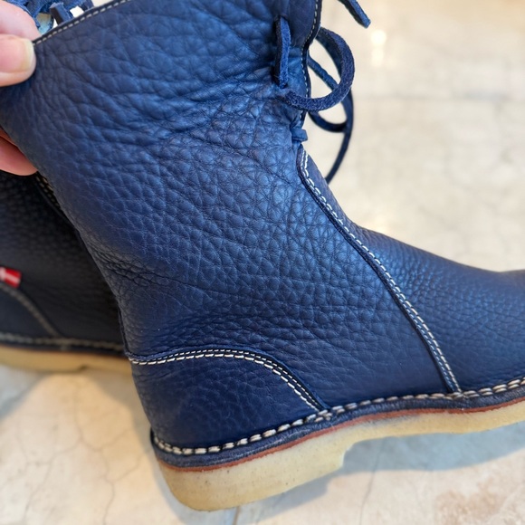 Cozy Navy Winter Boots for Women - Picture 4 of 10
